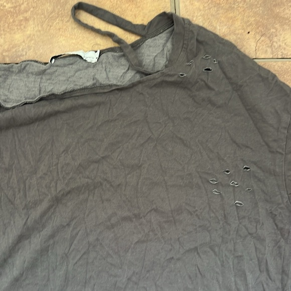 Byegreis t shirt with rip details - Picture 2 of 2